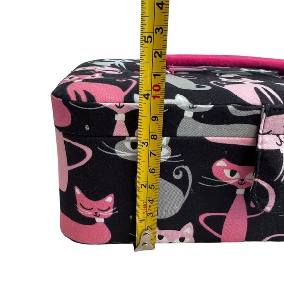 Blank pink & gray fabric covered organizer with magnetic snap closure - Picture 10 of 12